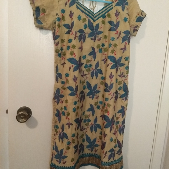 Embroidery top 2 for 15 - Picture 2 of 7